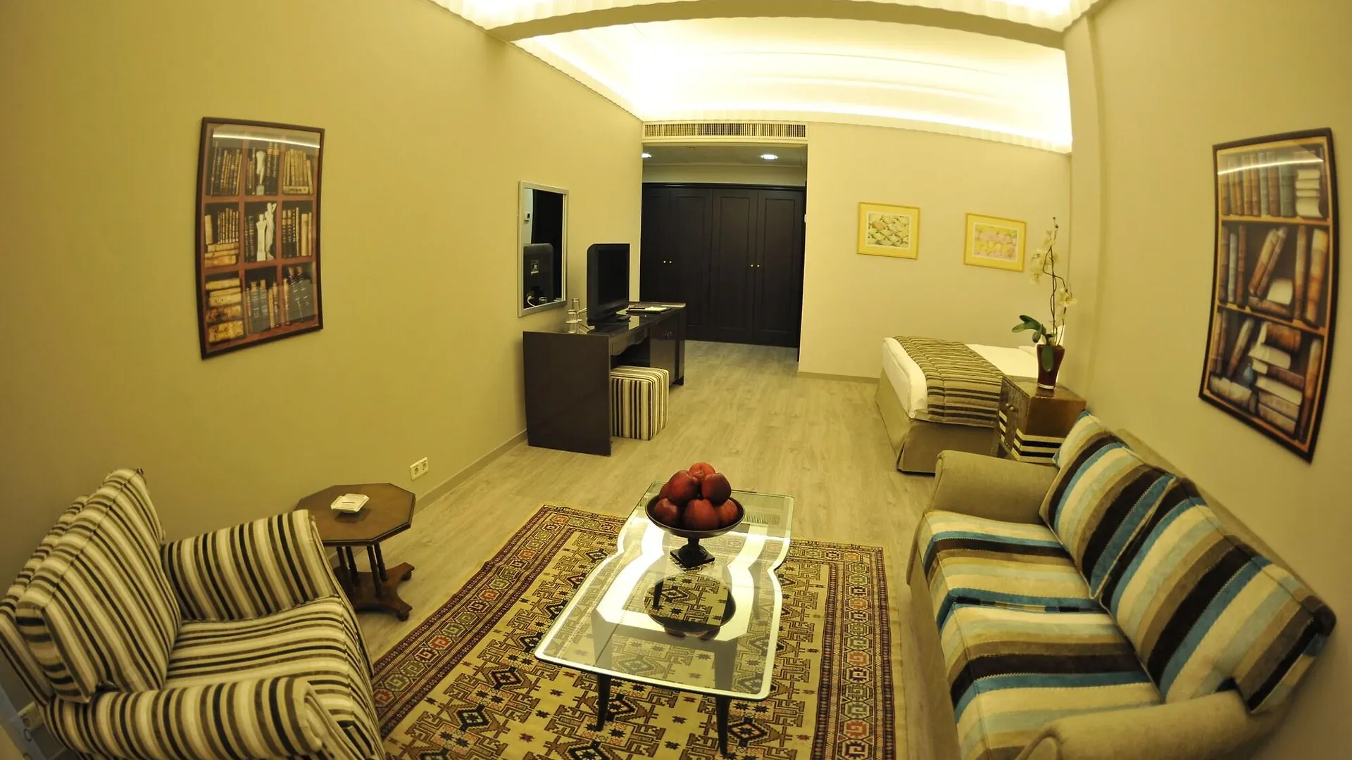 Warwick Palm Beach Hotel Beyrut 4*,