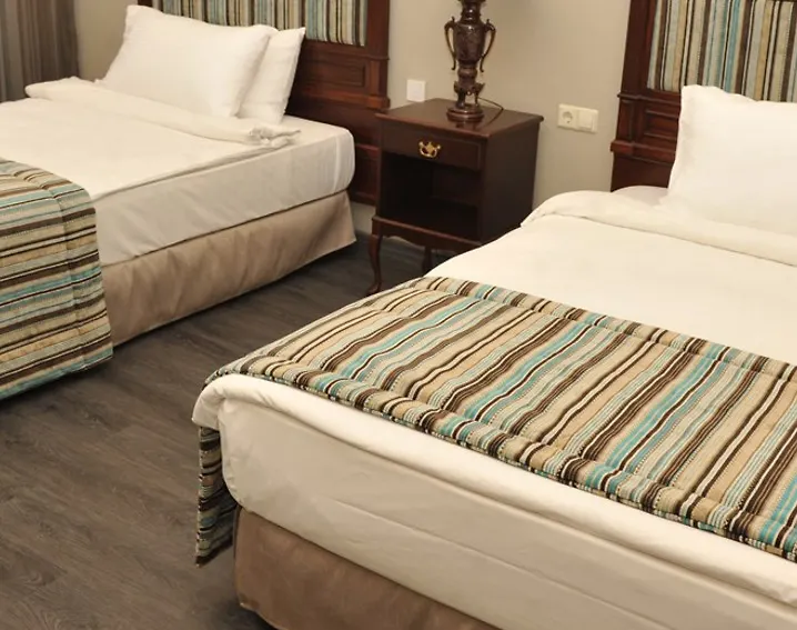 Warwick Palm Beach Hotel Beirut 4*,